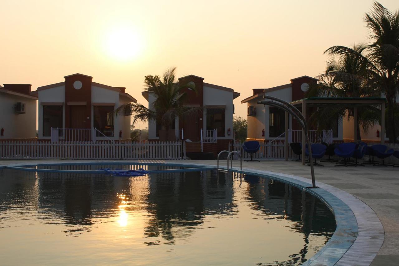 Flamingo Club And Resort Una 3 Km Away From Diu Check Post エクステリア 写真