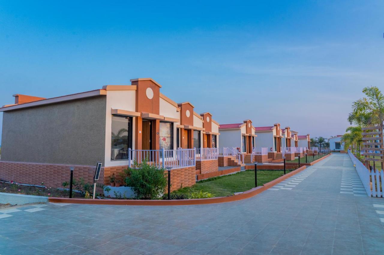 Flamingo Club And Resort Una 3 Km Away From Diu Check Post エクステリア 写真