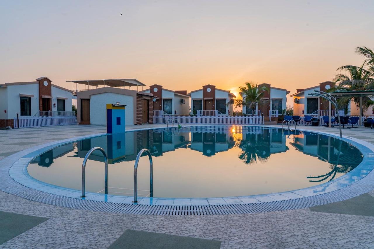 Flamingo Club And Resort Una 3 Km Away From Diu Check Post エクステリア 写真