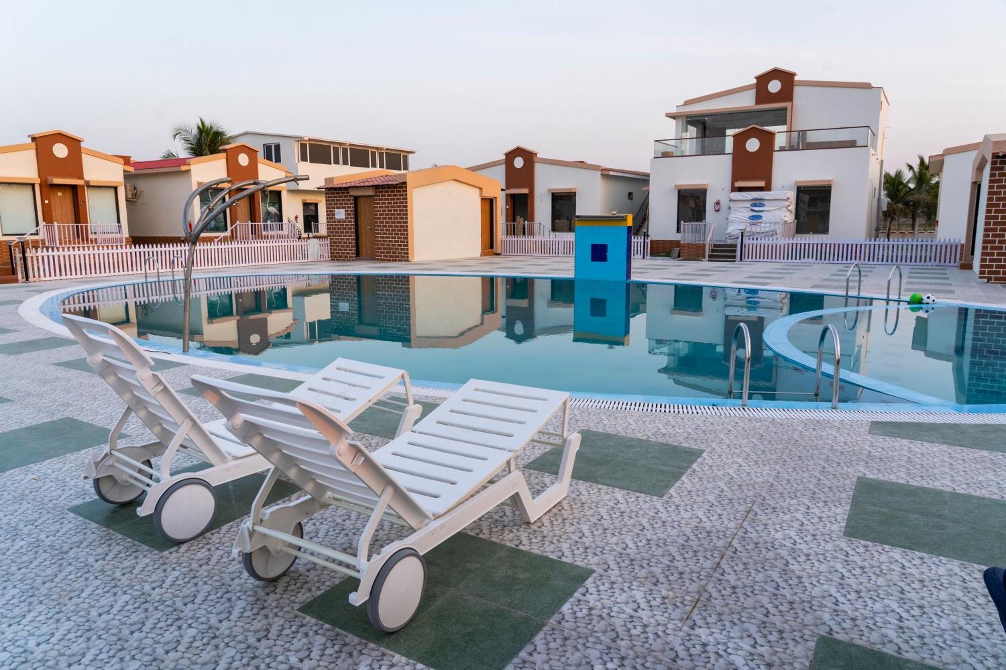 Flamingo Club And Resort Una 3 Km Away From Diu Check Post エクステリア 写真