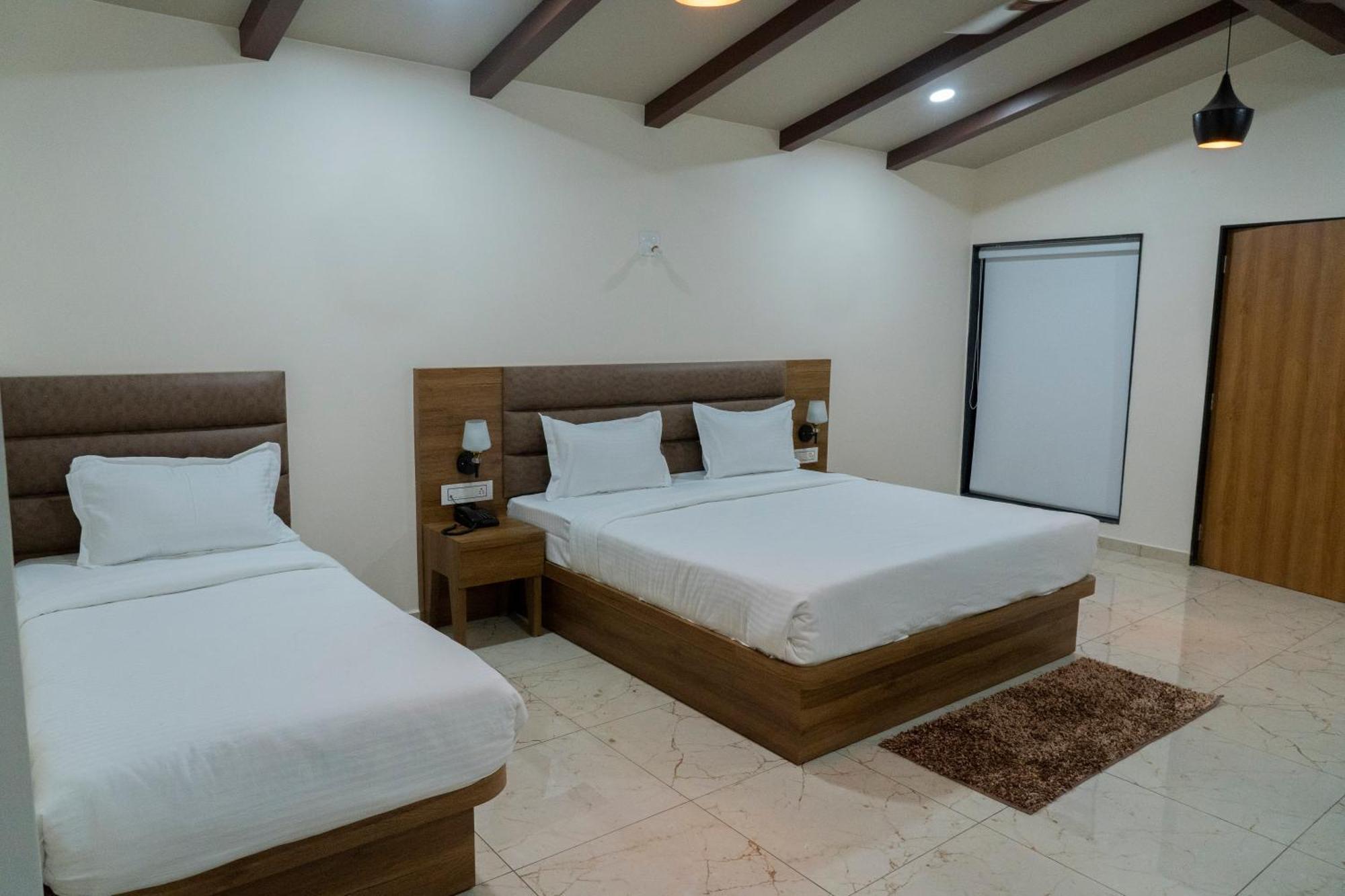 Flamingo Club And Resort Una 3 Km Away From Diu Check Post エクステリア 写真